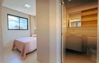 Imagem 11: Apartamento novo e mobiliado com 3 suítes na Meia Praia central Lazer...