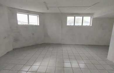 Imagem: A kitnet possui 1 Dormitório, 1 Banheiro, 32m² de Área e