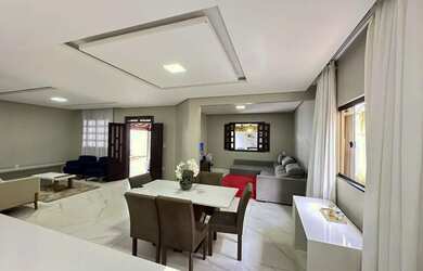 Imagem: A casa à venda possui 3 Dormitórios, 2 Banheiros, 2 Vagas