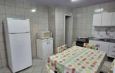 Imagem: A kitnet possui 1 Dormitório, 1 Banheiro, 1 Vaga na garagem