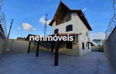 Imagem: A casa para alugar possui 5 Dormitórios, 4 Banheiros, 4 Vagas