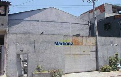 Imagem: O depósito possui 3 Vagas na garagem, 560m² de Área e está