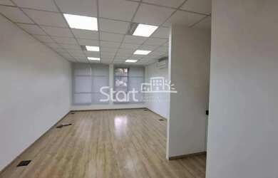 Imagem: O depósito possui 1 Vaga na garagem e 42m² de Área e está