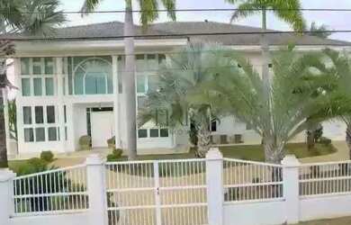 Imagem: A casa em condomínio à venda possui 5 Dormitórios, 5 Banheiros