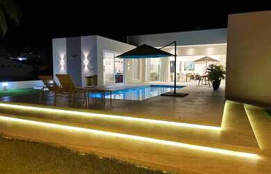 Imagem: A casa em condomínio à venda possui 4 Dormitórios, 5 Banheiros