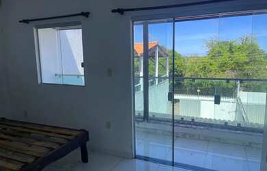 Imagem: A casa possui 3 Dormitórios, 3 Banheiros, 2 Vagas na garagem