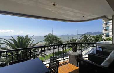 Imagem: O apartamento possui 3 Dormitórios, 5 Banheiros, 4 Vagas na