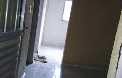 Imagem: A casa possui 2 Dormitórios, 1 Banheiro e está localizado