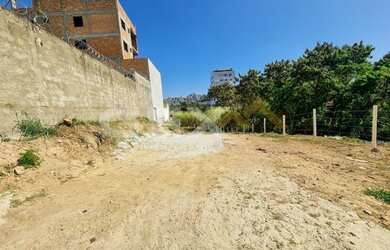 Imagem: O terreno possui 504m² de Área e está localizado em Centro