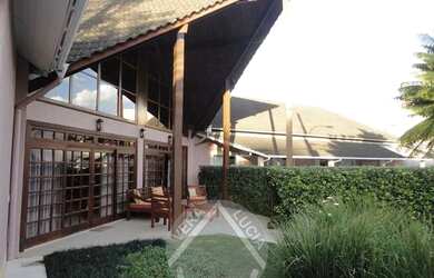 Imagem: A casa em condomínio possui 4 Dormitórios, 3 Banheiros, 2