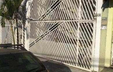 Imagem: O depósito possui 2 Vagas na garagem, 220m² de Área e está