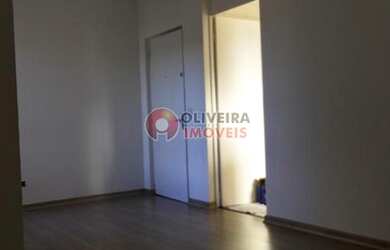 Imagem: O apartamento possui 3 Dormitórios, 1 Banheiro, 1 Vaga na garagem