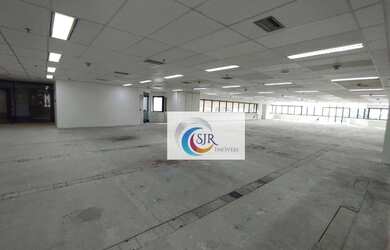 Imagem: O depósito possui 5 Vagas na garagem, 667m² de Área e está