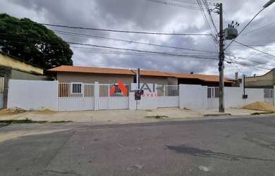 Imagem: A casa possui 2 Dormitórios, 1 Banheiro, 1 Vaga na garagem