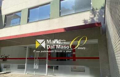 Imagem: O depósito possui 3 Vagas na garagem e 282m² de Área e está