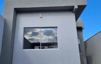 Imagem: A casa possui 2 Dormitórios, 1 Banheiro, 1 Vaga na garagem