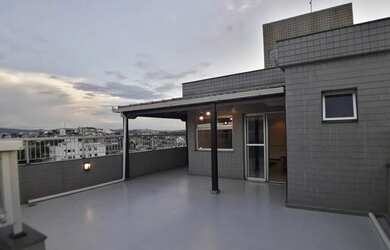 Imagem: O apartamento na cobertura possui 3 Dormitórios, 2 Banheiros