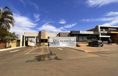 Imagem: A casa em condomínio possui 4 Dormitórios, 4 Banheiros, 4