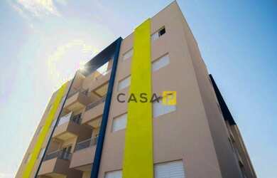 Imagem: O apartamento possui 2 Dormitórios, 1 Banheiro, 1 Vaga na garagem