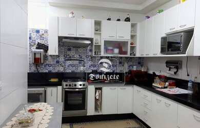 Imagem: O apartamento possui 2 Dormitórios, 2 Banheiros, 2 Vagas na