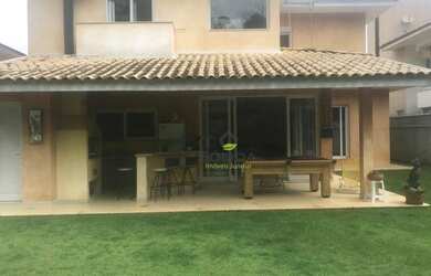 Imagem: A casa em condomínio possui 3 Dormitórios, 3 Banheiros, 2