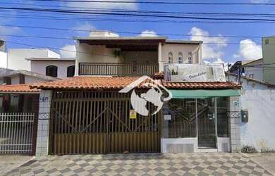 Imagem: A casa possui 4 Dormitórios, 4 Banheiros, 2 Vagas na garagem