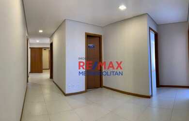 Imagem: O depósito possui 5 Vagas na garagem, 216m² de Área e está