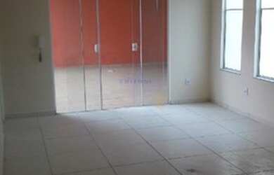 Imagem: A casa possui 3 Dormitórios, 2 Banheiros, 4 Vagas na garagem