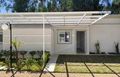 Imagem: A casa em condomínio possui 2 Dormitórios, 1 Banheiro, 2 Vagas