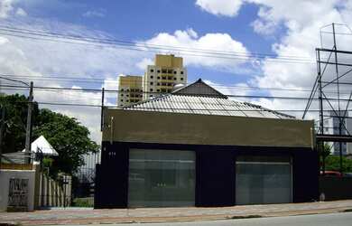 Imagem: O depósito possui 5 Vagas na garagem, 504m² de Área e está