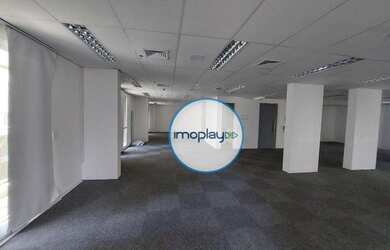 Imagem: O depósito possui 5 Vagas na garagem, 321m² de Área e está