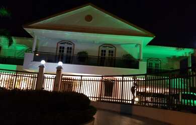 Imagem: A casa em condomínio possui 5 Dormitórios, 5 Banheiros, 5