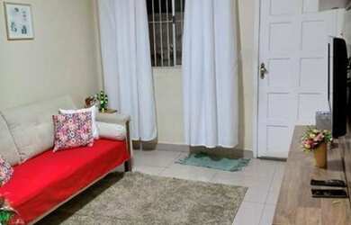 Imagem: A casa possui 2 Dormitórios, 1 Banheiro, 1 Vaga na garagem