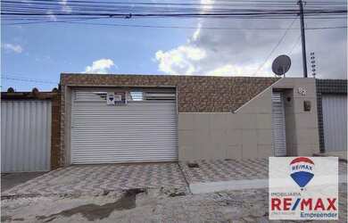 Imagem: A casa à venda possui 3 Dormitórios, 3 Banheiros, 2 Vagas