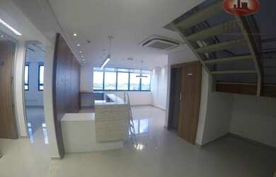 Imagem: O depósito possui 5 Vagas na garagem, 610m² de Área e está