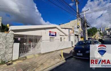 Imagem: O depósito possui 2 Vagas na garagem, 236m² de Área e está