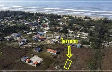 Imagem: O terreno possui 300m² de Área e está localizado em Balneário