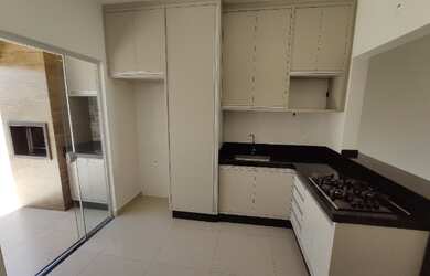 Imagem: A casa em condomínio possui 3 Dormitórios, 2 Banheiros, 2