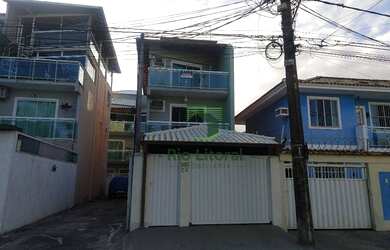 Imagem: A casa possui 3 Dormitórios, 3 Banheiros, 1 Vaga na garagem