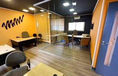 Imagem: O depósito possui 3 Vagas na garagem e 320m² de Área e está