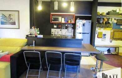 Imagem: O apartamento possui 1 Dormitório, 1 Banheiro, 1 Vaga na garagem