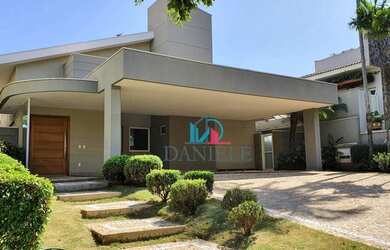 Imagem: A casa em condomínio possui 4 Dormitórios, 5 Banheiros, 4