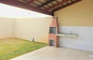 Imagem: A casa possui 2 Dormitórios, 1 Banheiro, 2 Vagas na garagem