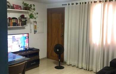 Imagem: O apartamento possui 2 Dormitórios, 1 Banheiro, 1 Vaga na garagem