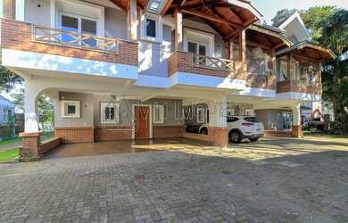 Imagem: A casa em condomínio possui 3 Dormitórios, 5 Banheiros, 3