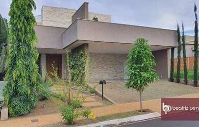 Imagem: A casa em condomínio possui 4 Dormitórios, 5 Banheiros, 4