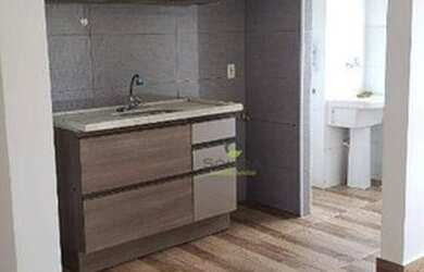 Imagem: O apartamento possui 2 Dormitórios, 1 Banheiro, 1 Vaga na garagem