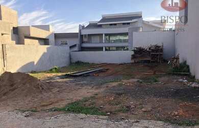 Imagem: O terreno à venda possui e está localizado em Loteamento