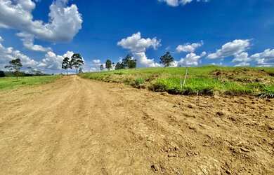 Imagem: O terreno possui 600m² de Área e está localizado em Centro