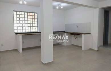 Imagem: O depósito possui 2 Vagas na garagem, 95m² de Área e está